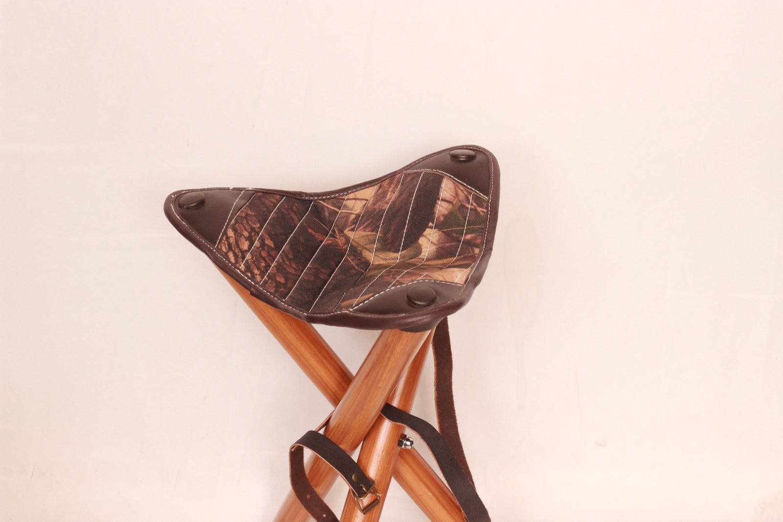 leather hunting stool, hunting tool, foldable stool, wooden stool, tripod hunting stool, cordura hunting stool